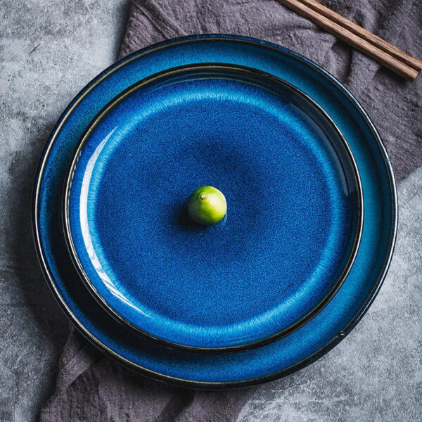 Assiette Japonaise Bleue Élégante et Polyvalente