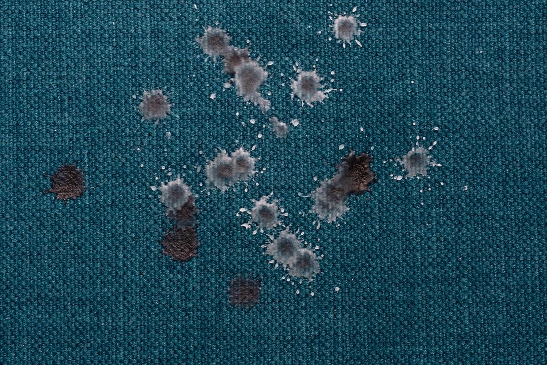 tache de cire sur un jean