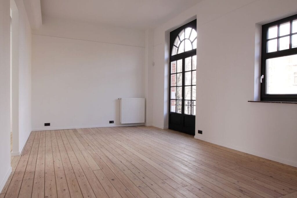 salle a manger rénové d'une maison ancienne